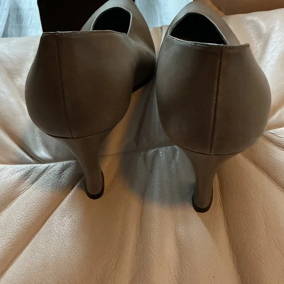 Christian Dior Women's Elegant Tan Taupe Leather Heels
